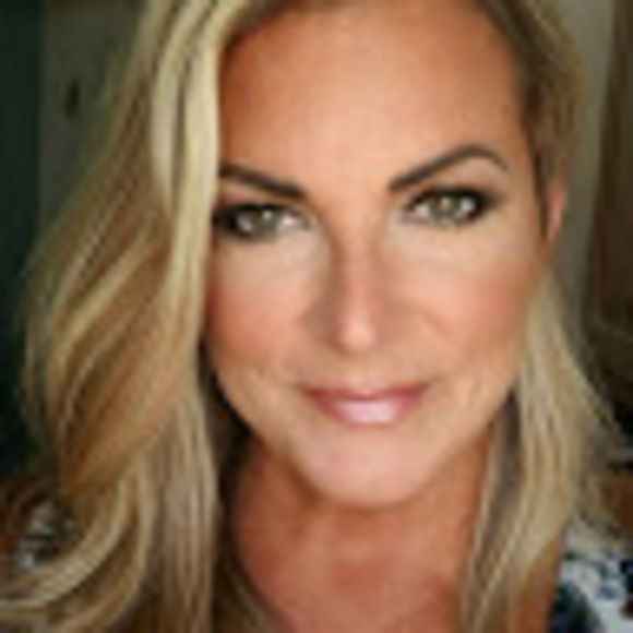 Meet your Posher, Alix - Picture 1 of 1